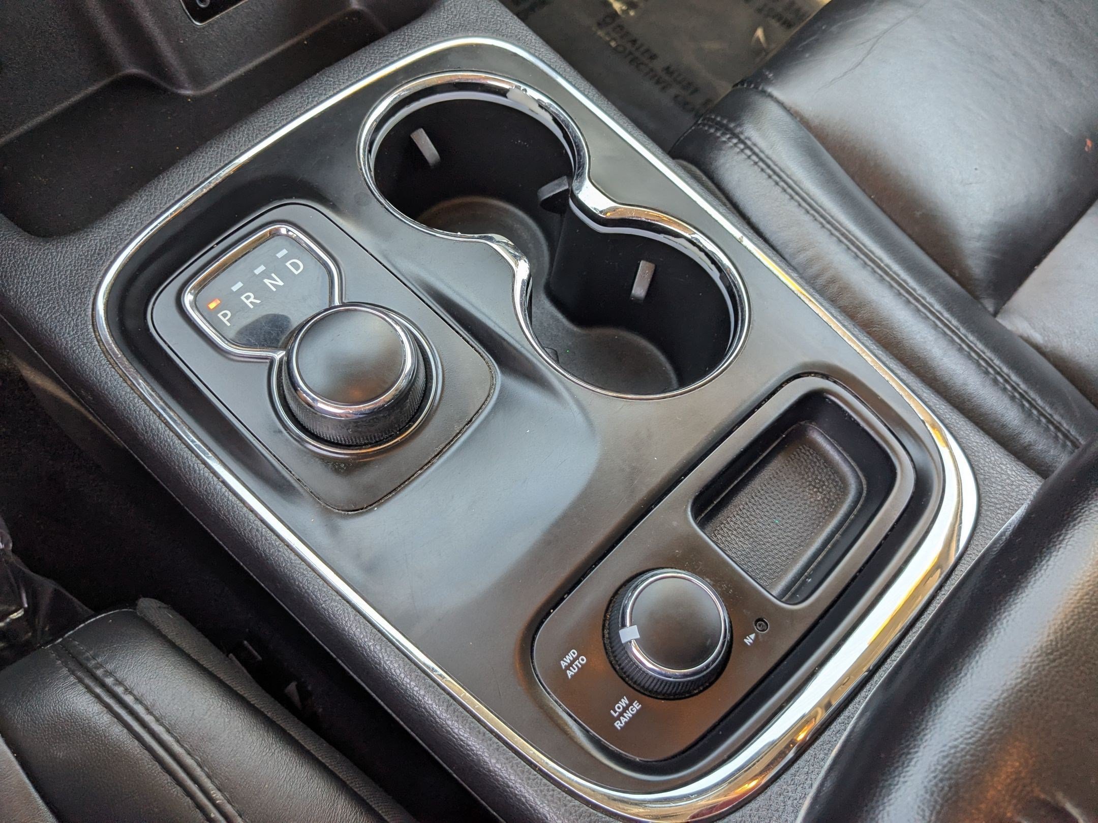 Used 2014 Black Dodge Limited image 25