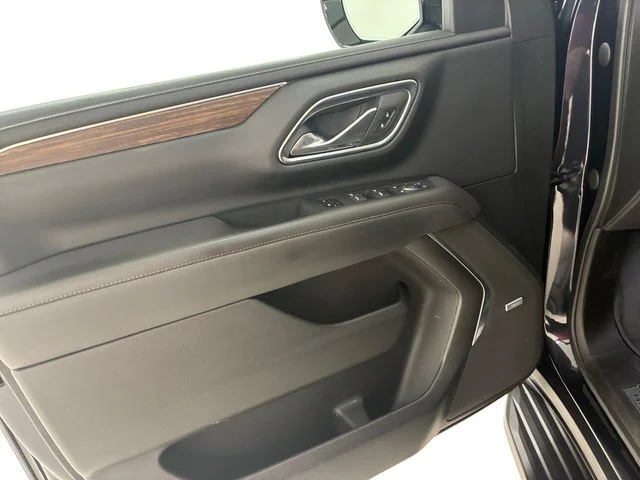 Used 2023 Gray Chevrolet High Country image 13