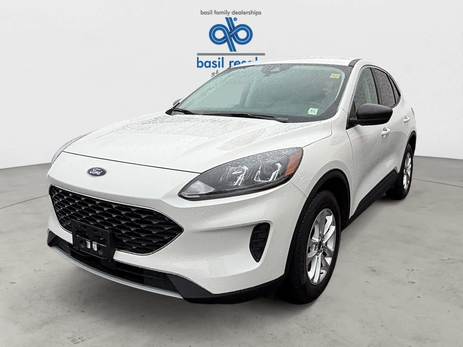 Used 2022 Star White Metallic Tri-Coat Ford SE image 2