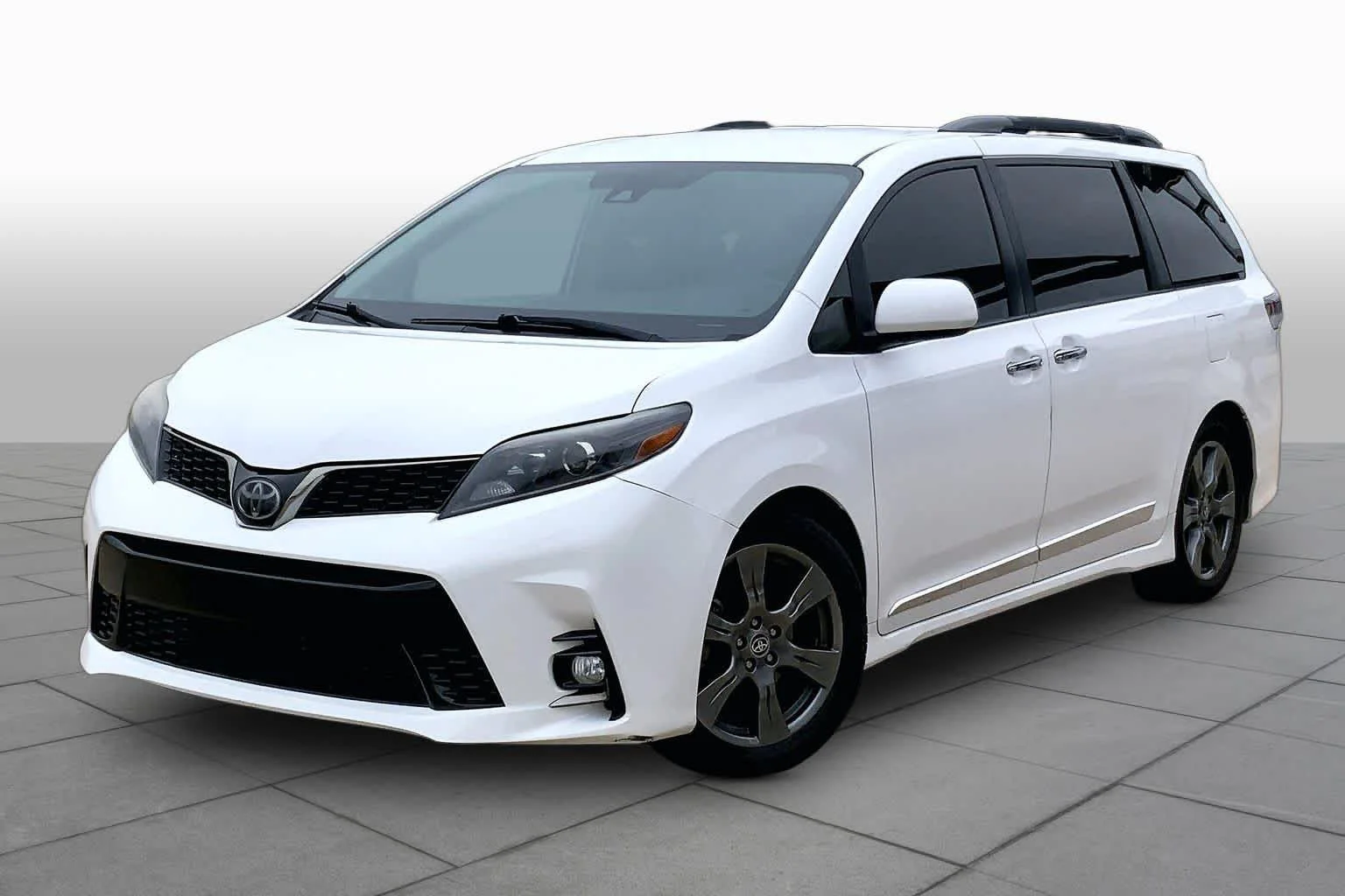 2020 Toyota Sienna SE
