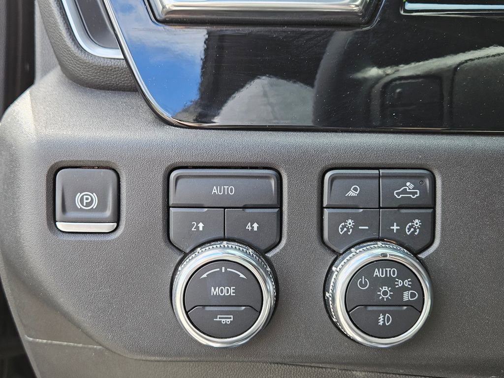 Certified Used 2025 Titanium Rush Metallic GMC SLT image 23