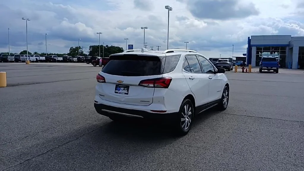 Used 2022 Beige Chevrolet Premier image 8