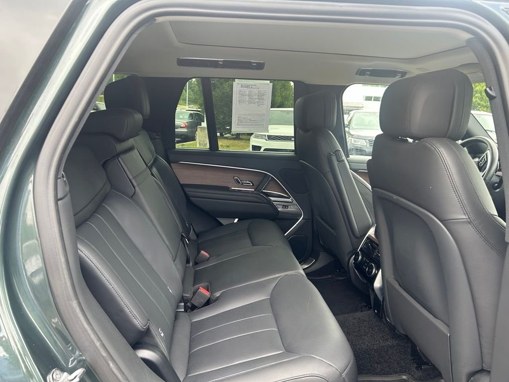 Certified Used 2025 Belgravia Green Metallic Land Rover SE image 9