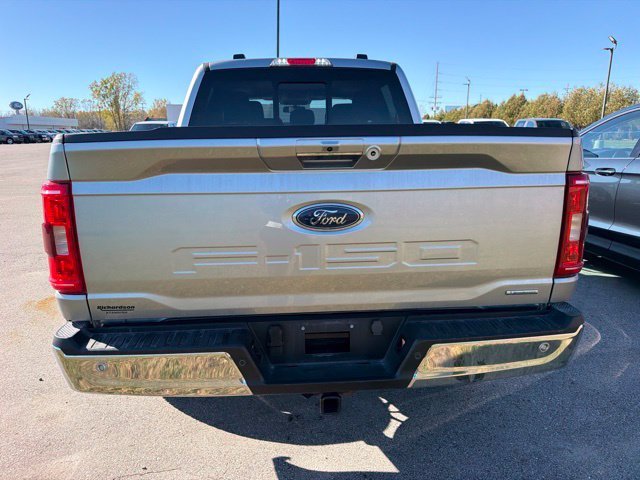 Used 2023 Iconic Silver Metallic Ford XLT image 10