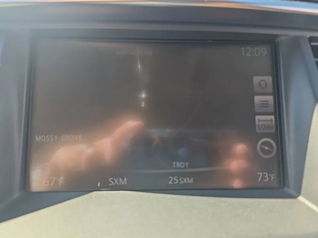 Used 2018 Super Black Nissan Platinum image 10