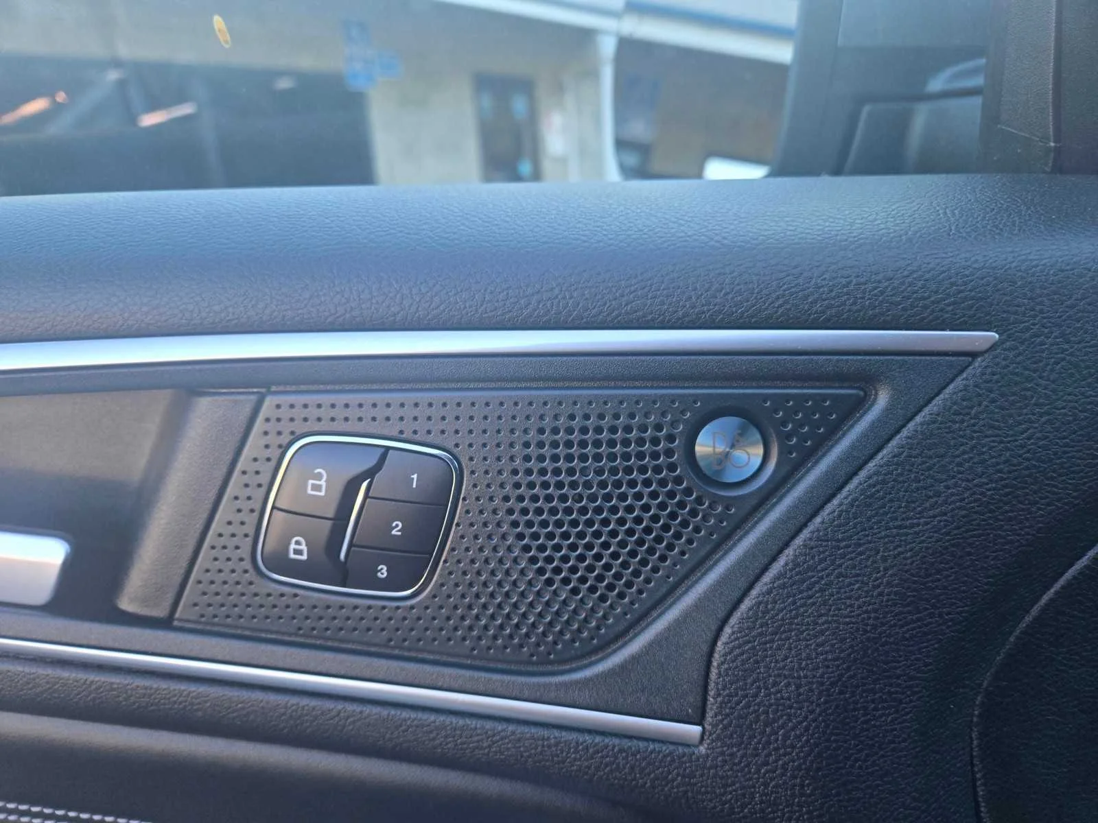Used 2024  Ford Titanium image 22