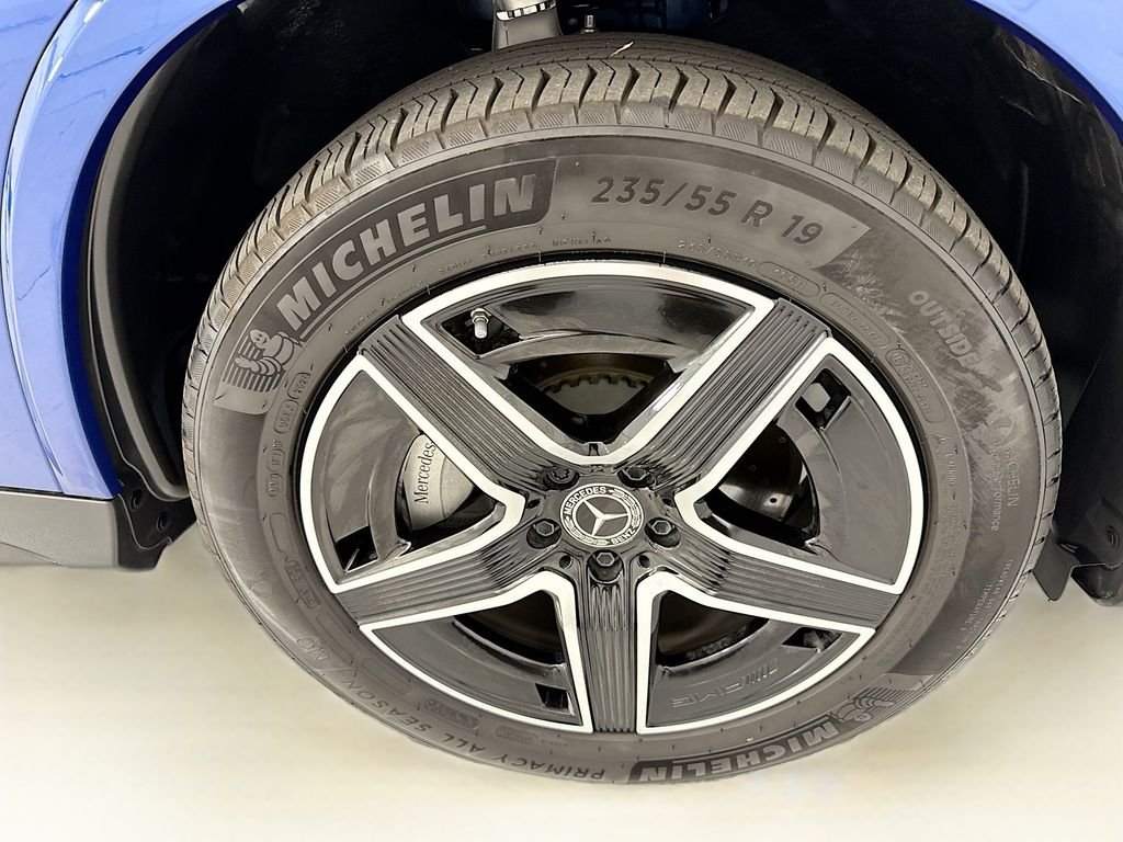 Used 2026 Starling Blue Metallic Mercedes-Benz GLC 300 image 31