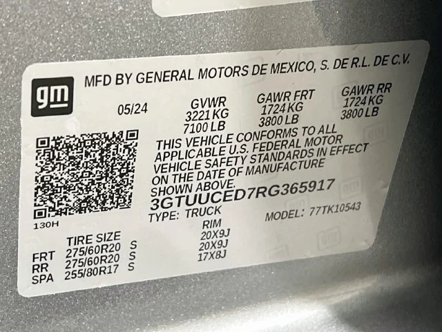 Used 2024 Silver GMC Elevation image 29
