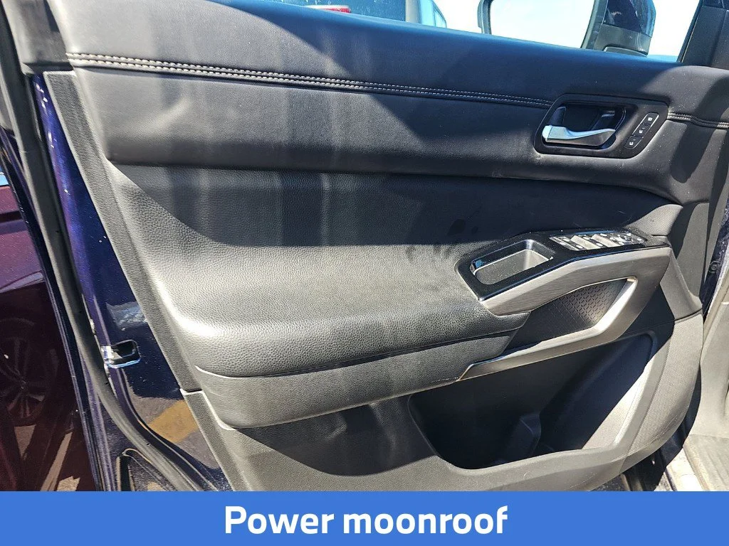 Used 2023 Blue Nissan Platinum image 21
