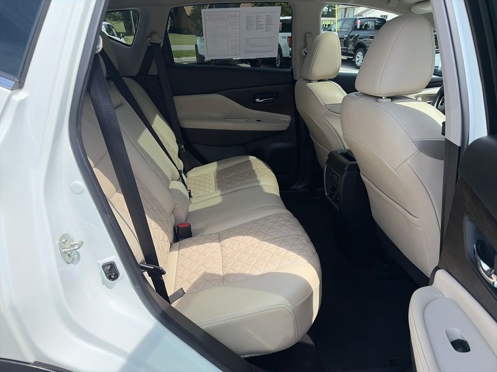 Used 2024 Pearl White Nissan Platinum image 42