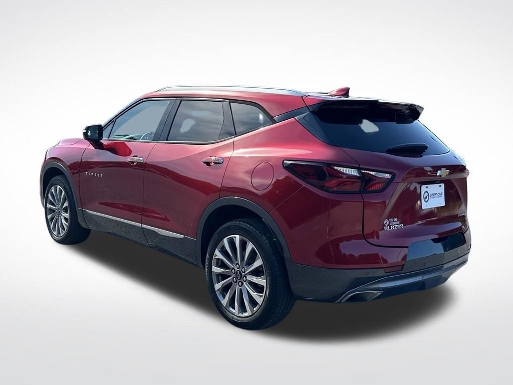 Used 2022 Red Chevrolet Premier image 5