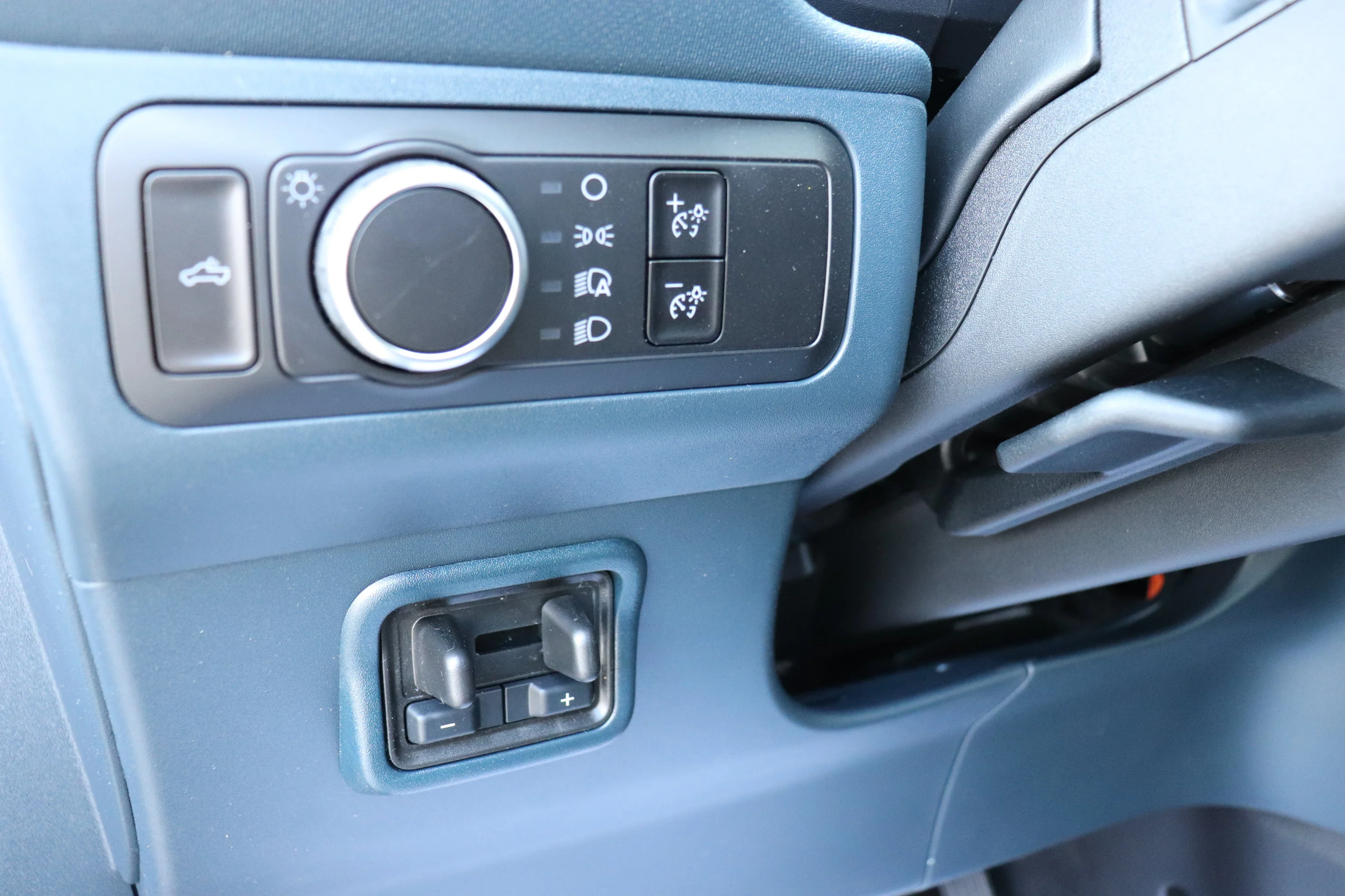 New 2026 OXFORD WHITE Ford XLT image 11