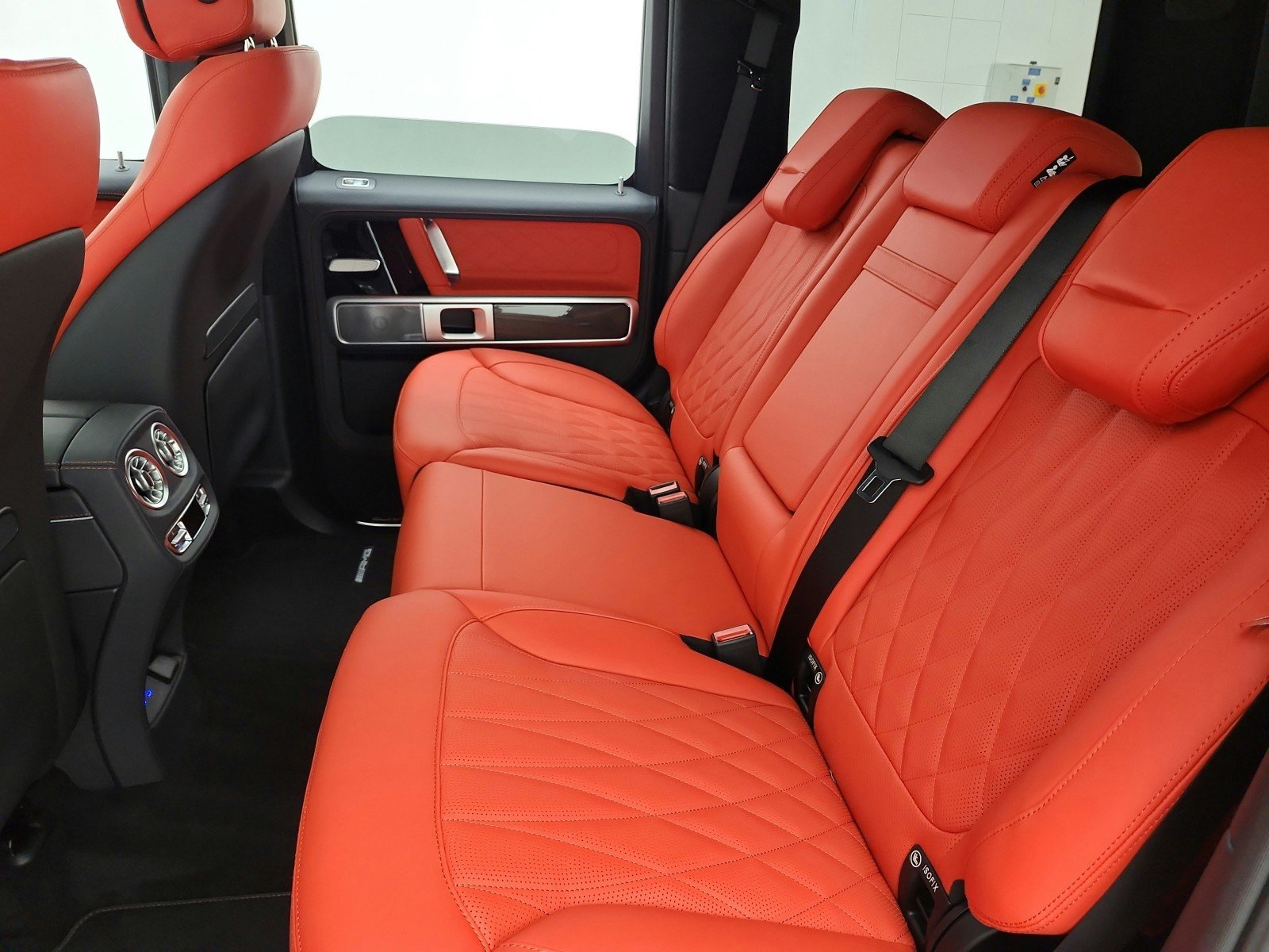 New 2026 MANUFAKTUR Arabian Grey Non- Metallic Mercedes-Benz AMG® G 63 SUV image 11