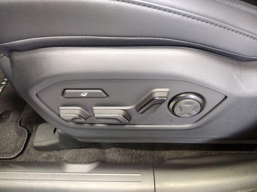 New 2026 Shimmering Silver Hyundai Calligraphy image 28