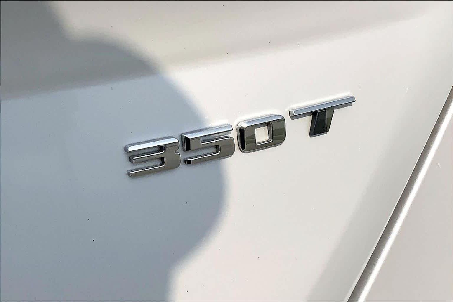 Used 2020 Crystal White Tricoat Cadillac Premium Luxury image 10