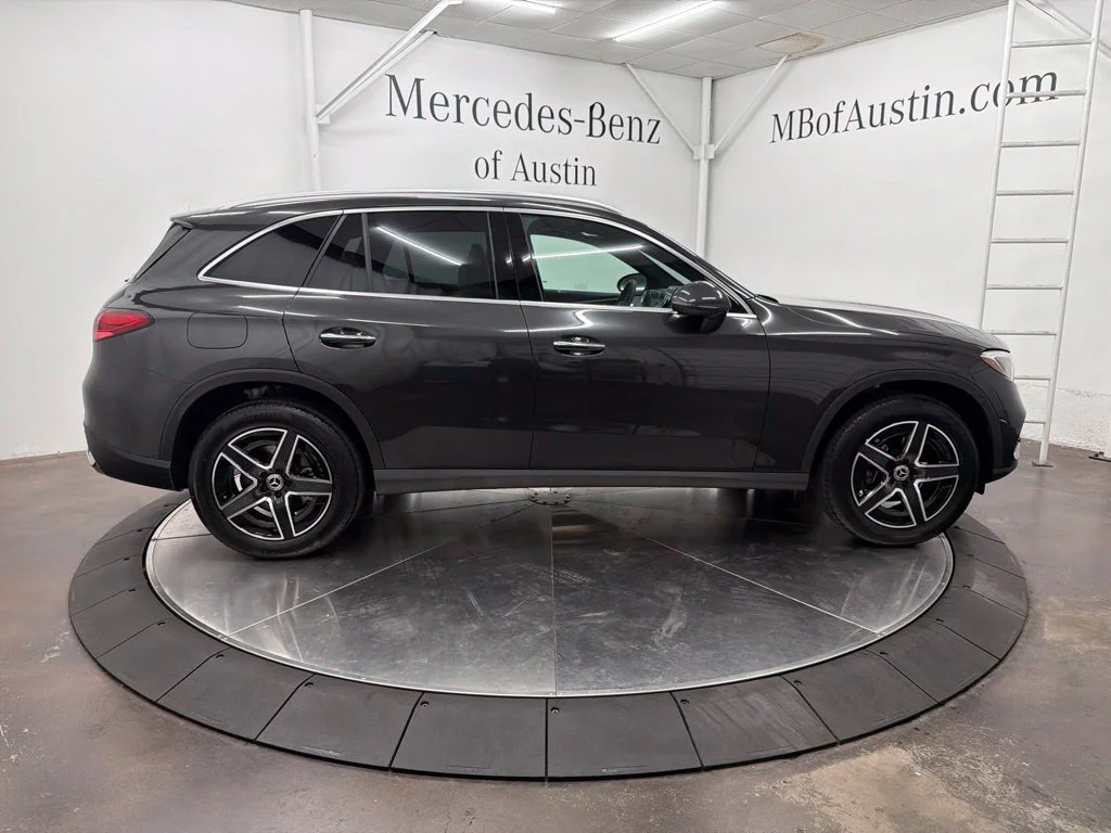New 2027 Gray Mercedes-Benz GLC 300 image 8