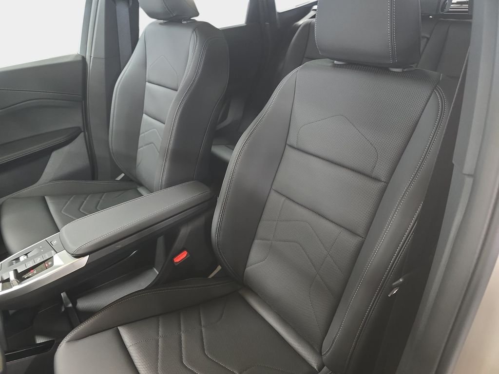 New 2026 Dune Grey Metallic BMW xDrive28i image 9