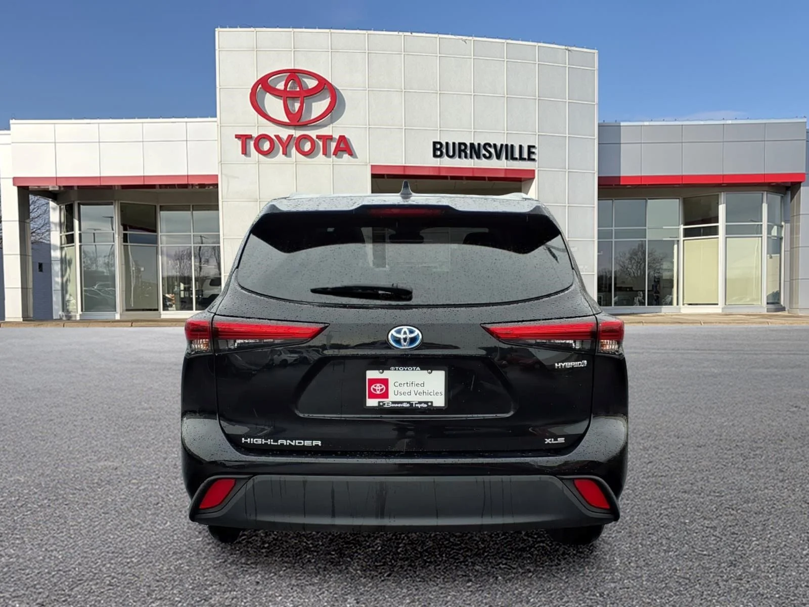 Used 2022 Black Toyota XLE image 5