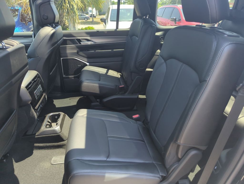 New 2026 High Gloss Black Exterior Paint Jeep Limited Reserve image 30