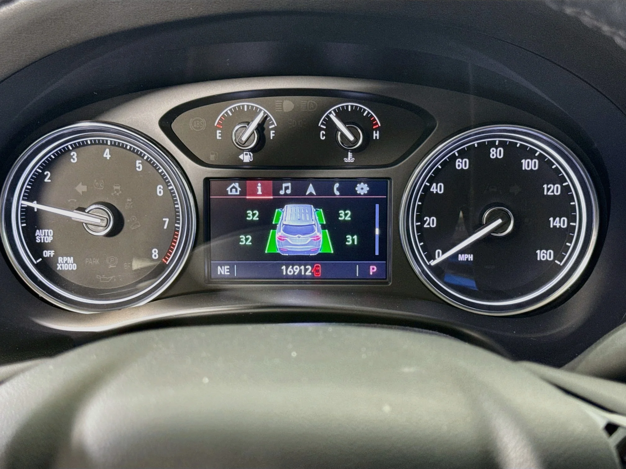 Used 2023 White Frost Tricoat Buick Essence image 12
