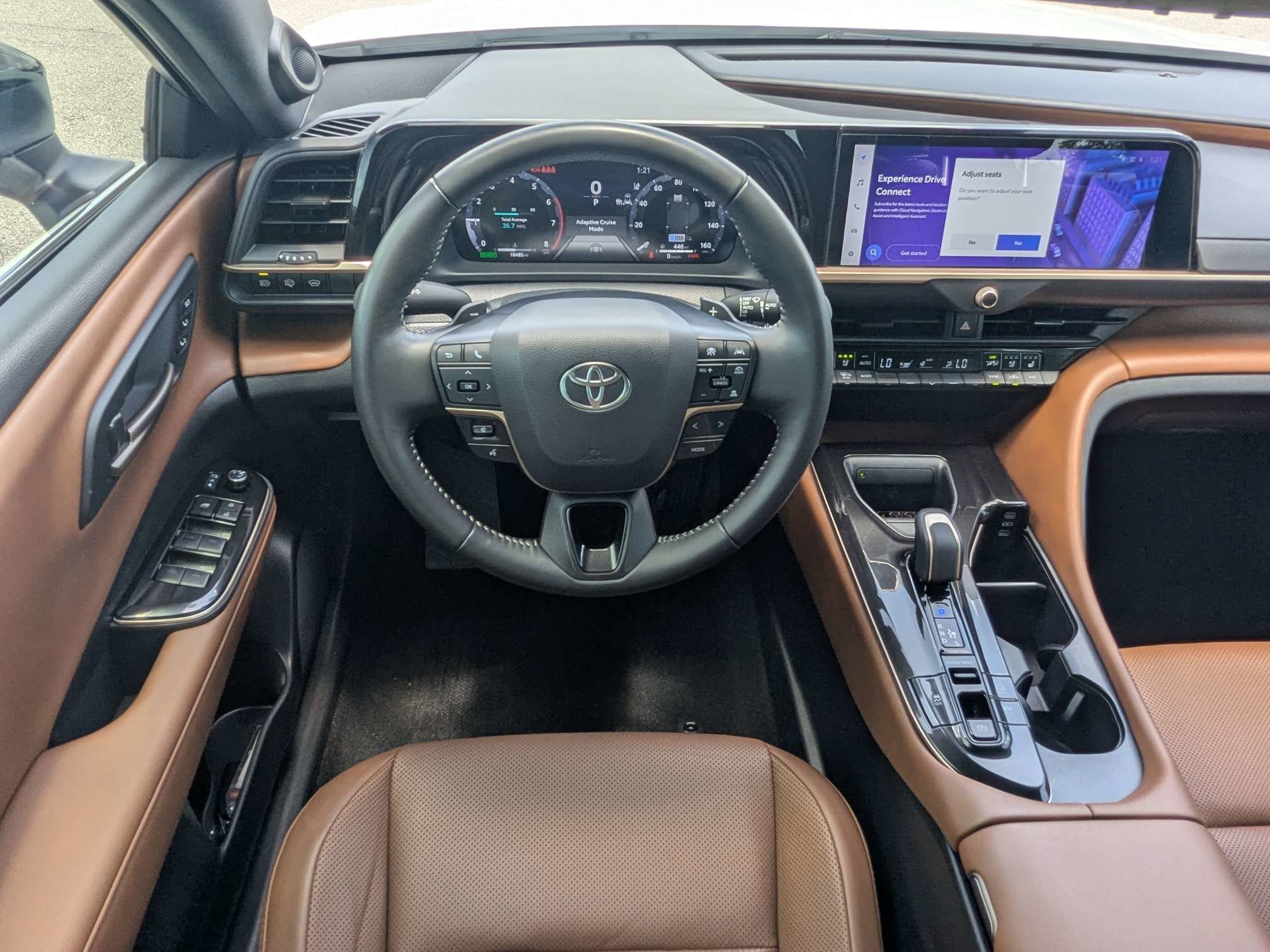 Used 2025 Oxygen White Toyota Limited image 19