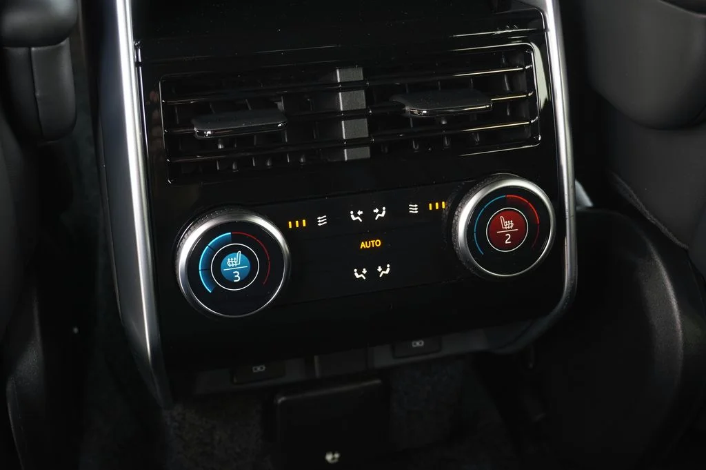 New 2026 Santorini Black Land Rover SE image 30