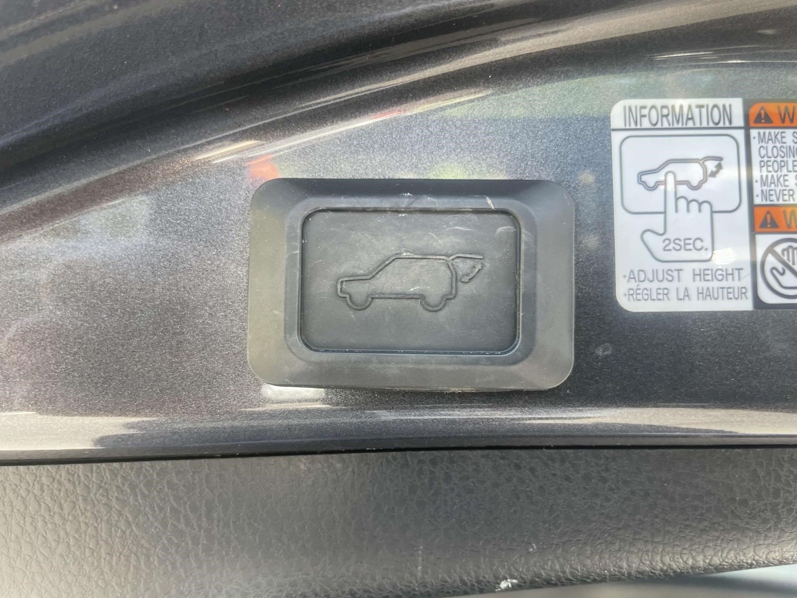 Used 2017 Gray Toyota XLE image 9