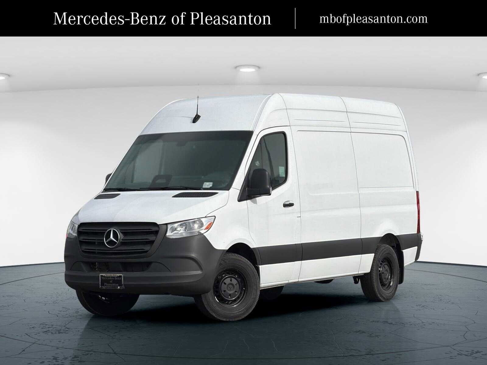 2025 Mercedes-Benz Sprinter Cargo Van Base