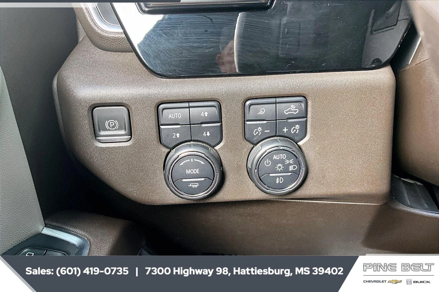 Used 2022 Summit White Chevrolet LTZ image 22