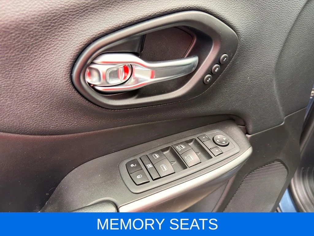 Used 2020 Blue Jeep Limited image 6