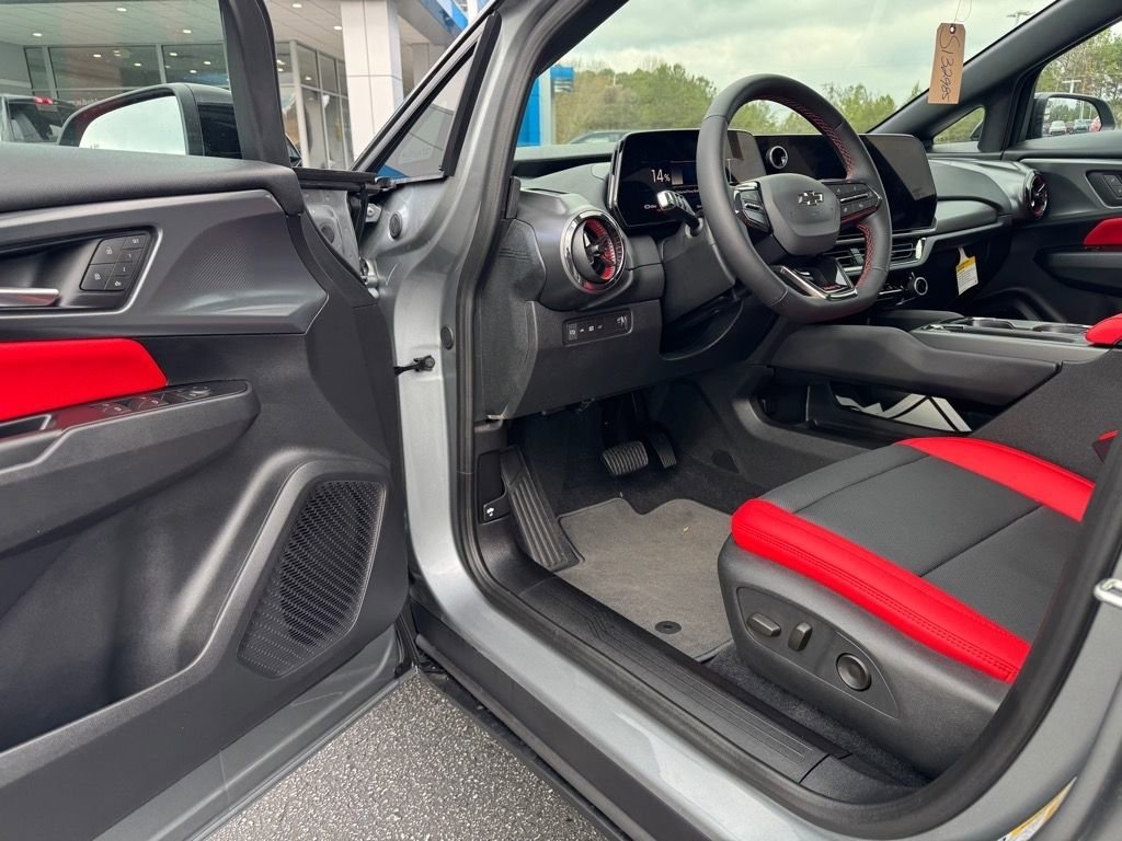 2026 Chevrolet Equinox EV RS - Photo 11