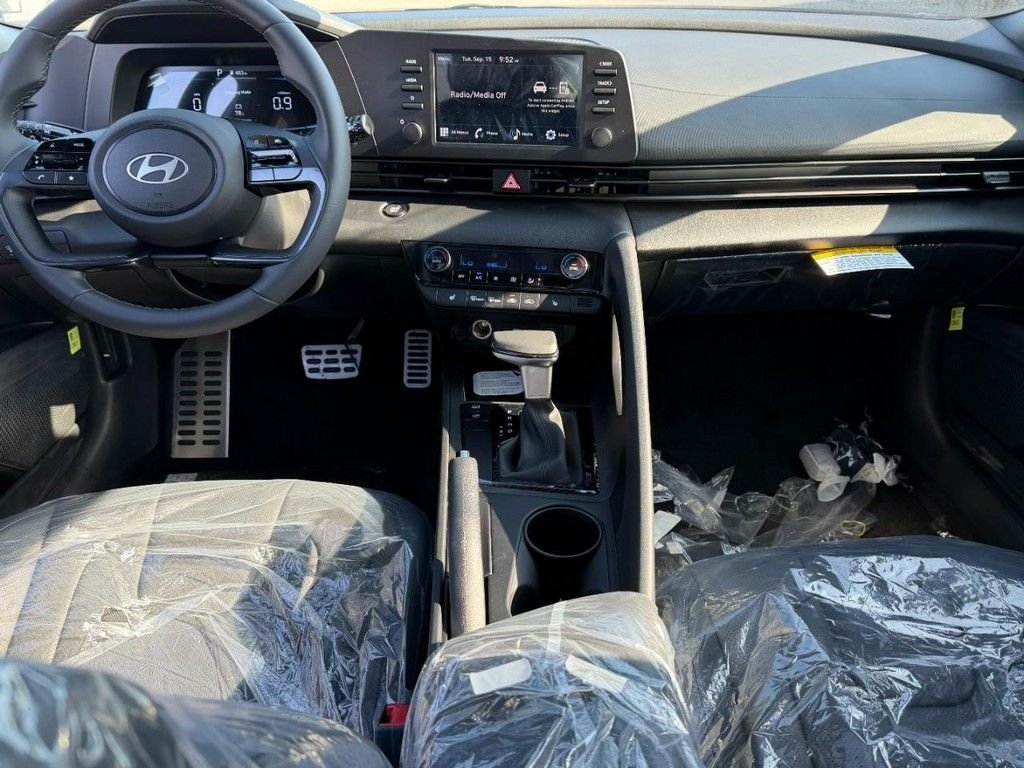 Used 2026 Gray Hyundai SEL Sport image 6