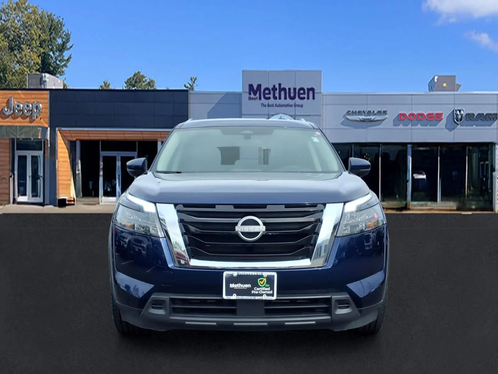 Used 2024 Deep Ocean Blue Pearl Nissan SV image 8