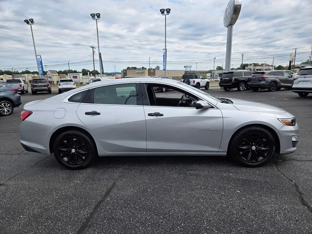 Used 2022 Silver Chevrolet LT image 9