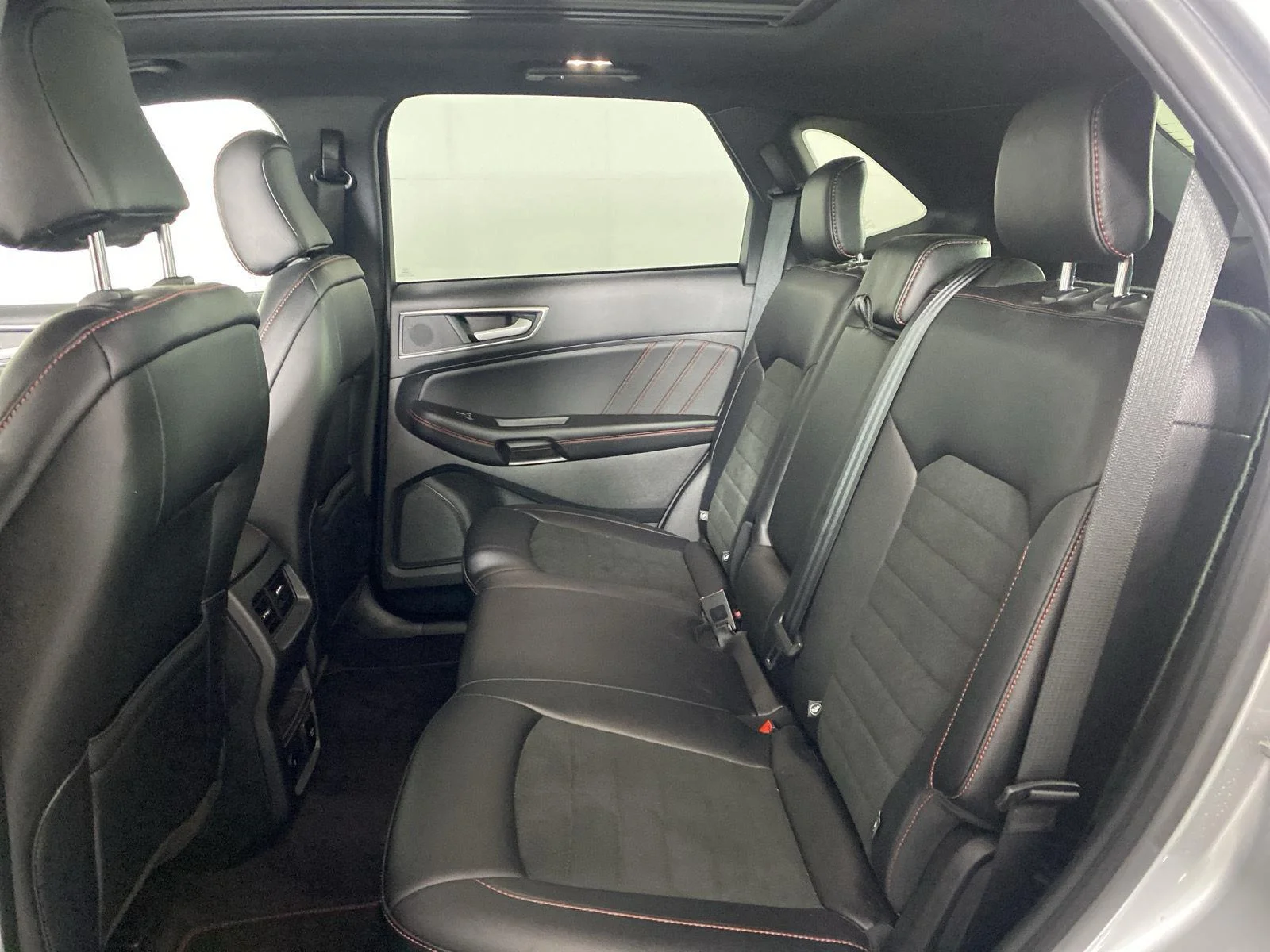 Used 2023 Iconic Silver Ford ST-Line image 34