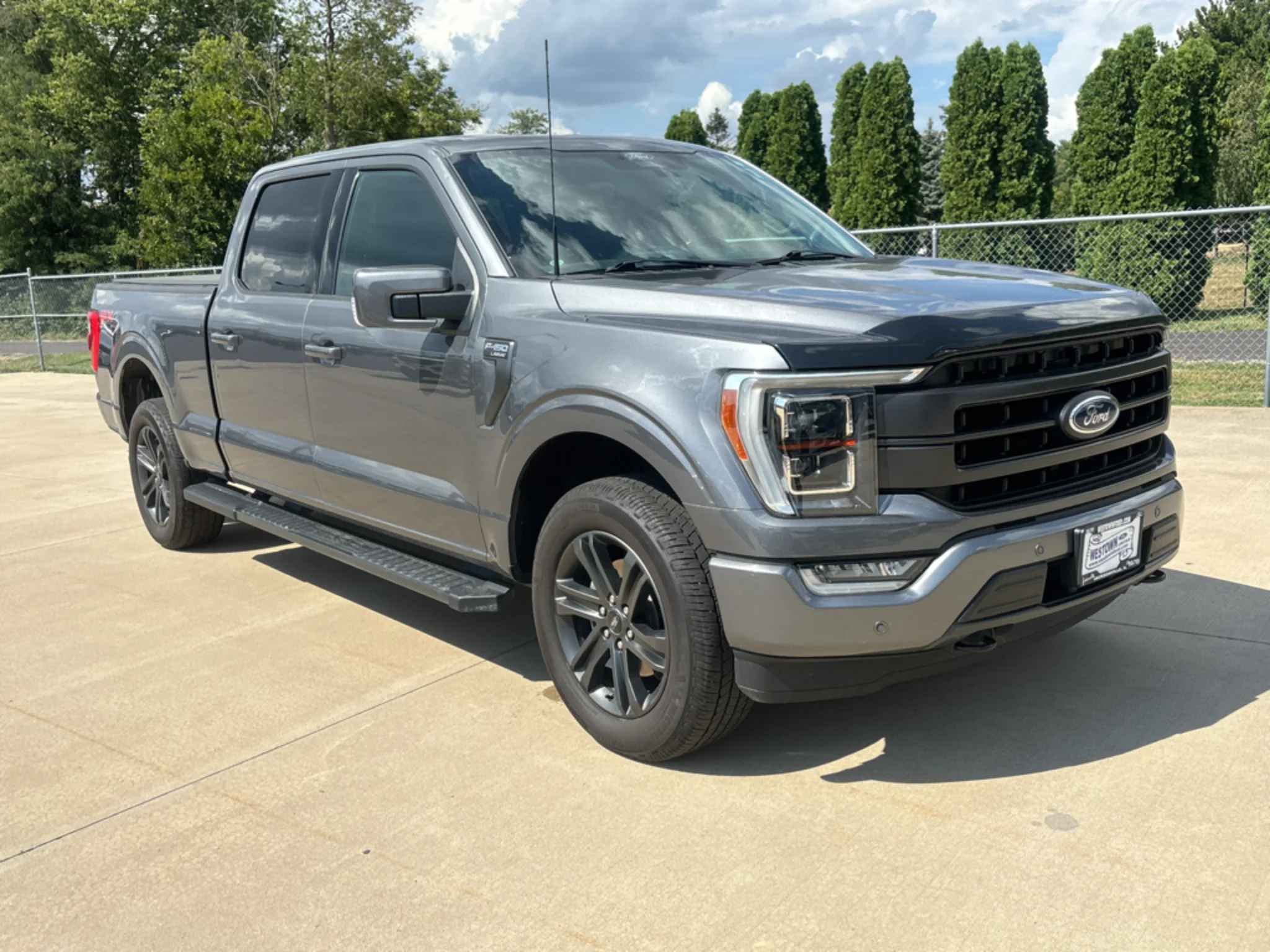 Used 2022 Carbonized Gray Metallic Ford LARIAT image 23