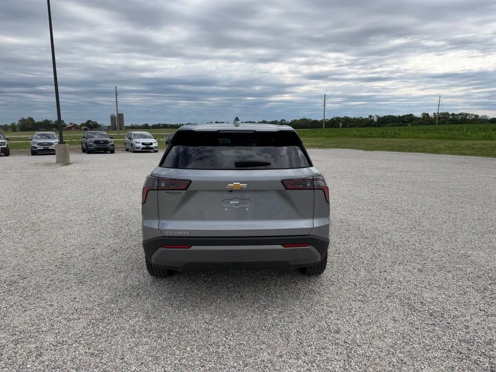 Used 2025 Gray Chevrolet LT image 4