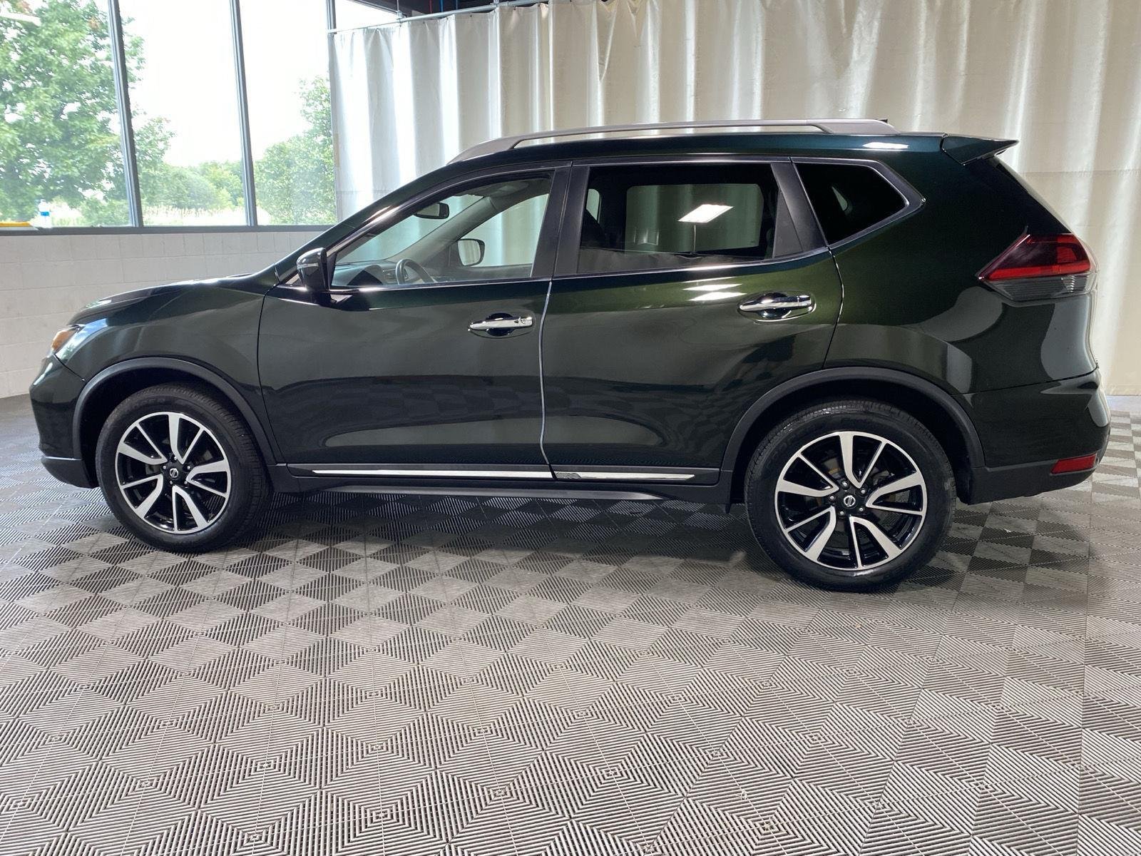 Used 2020 Midnight Pine Metallic Nissan SL image 4