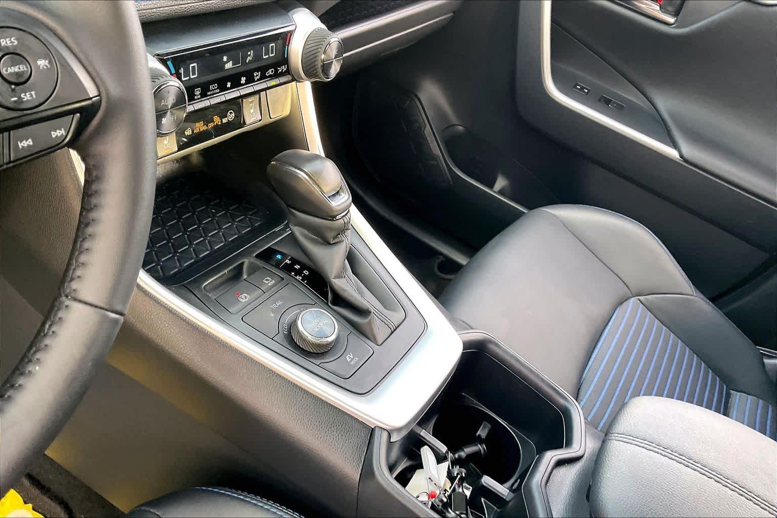 Used 2025 Silver Sky Metallic/Midnight Black Metallic Toyota Hybrid XSE image 17
