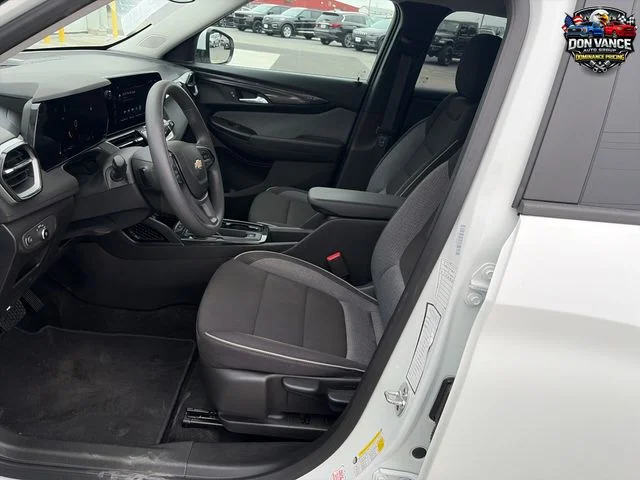 Used 2025 White Chevrolet LT image 9
