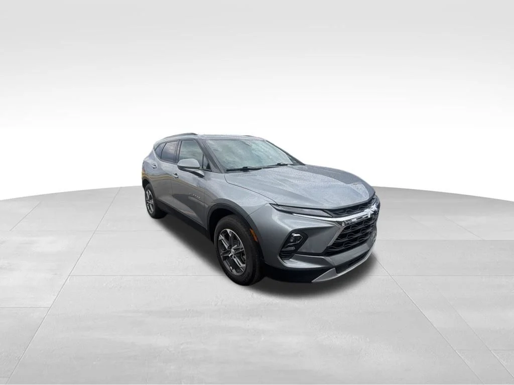 Used 2023 Gray Chevrolet LT image 6