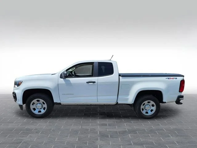 Used 2022 Summit White Chevrolet WT image 4