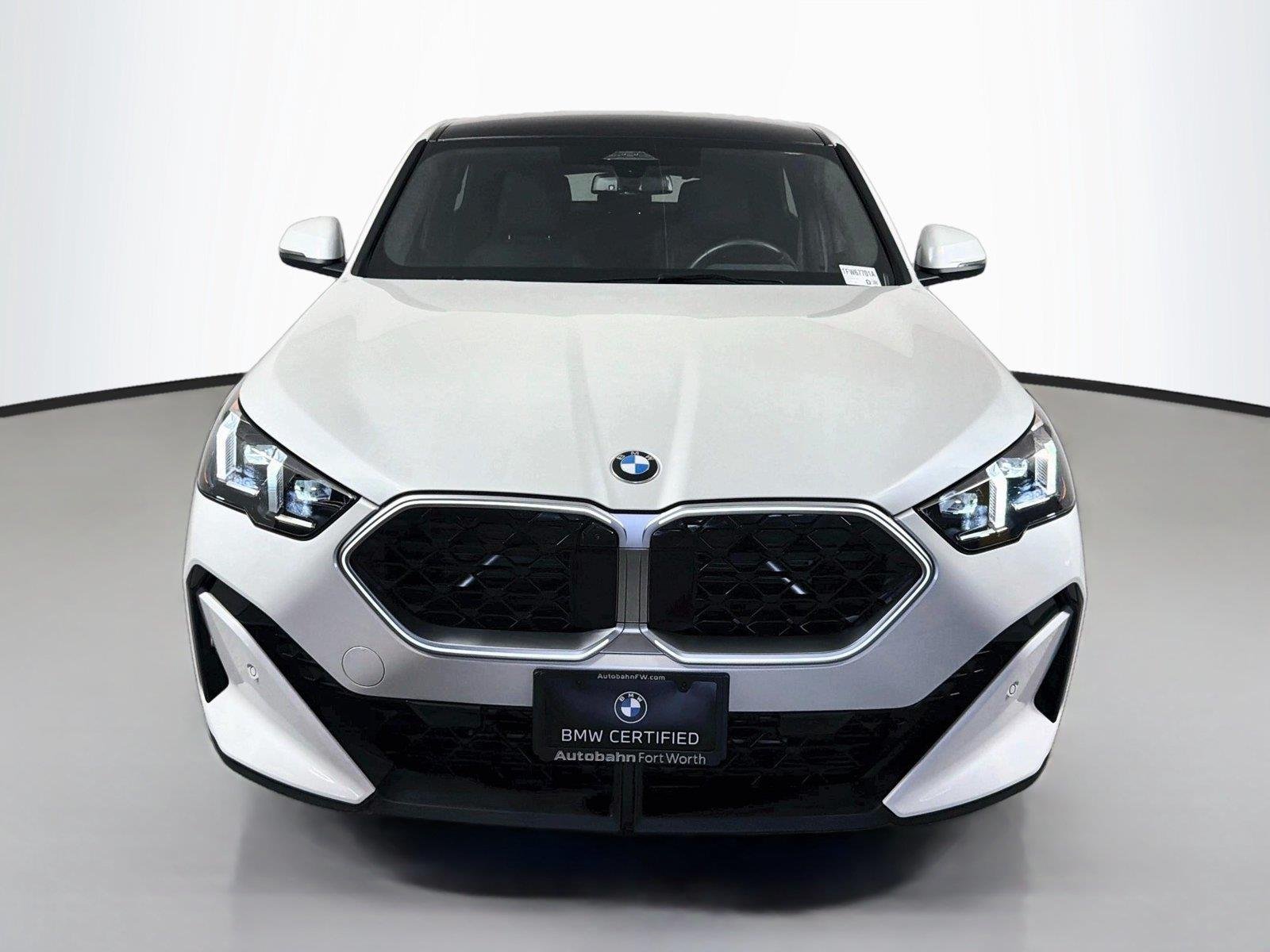 Certified Used 2025 Mineral White Metallic BMW xDrive28i image 2