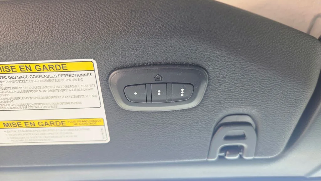 Used 2023 Green Jeep Sport S image 20