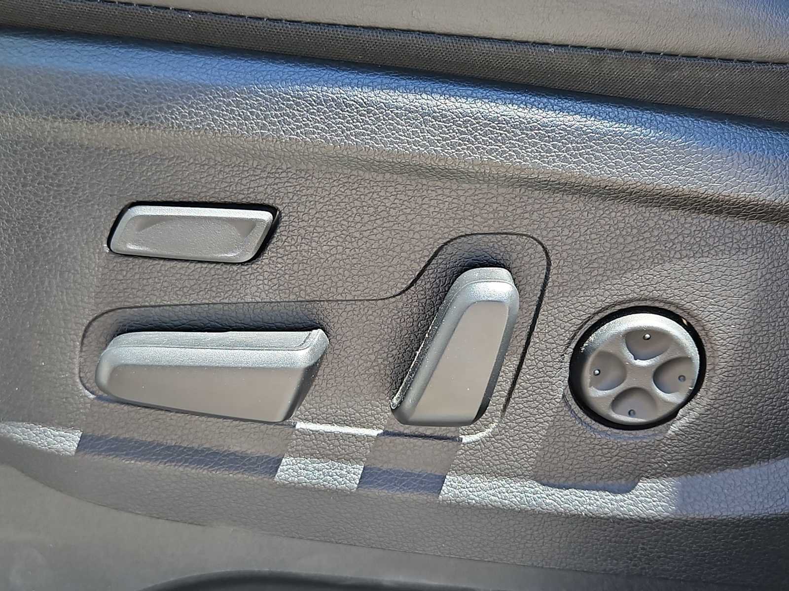 Certified Used 2022 Hyper White Hyundai Calligraphy image 16