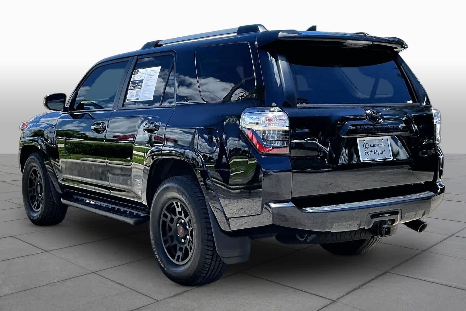 Used 2022 Midnight Black Metallic Toyota SR5 Premium image 12
