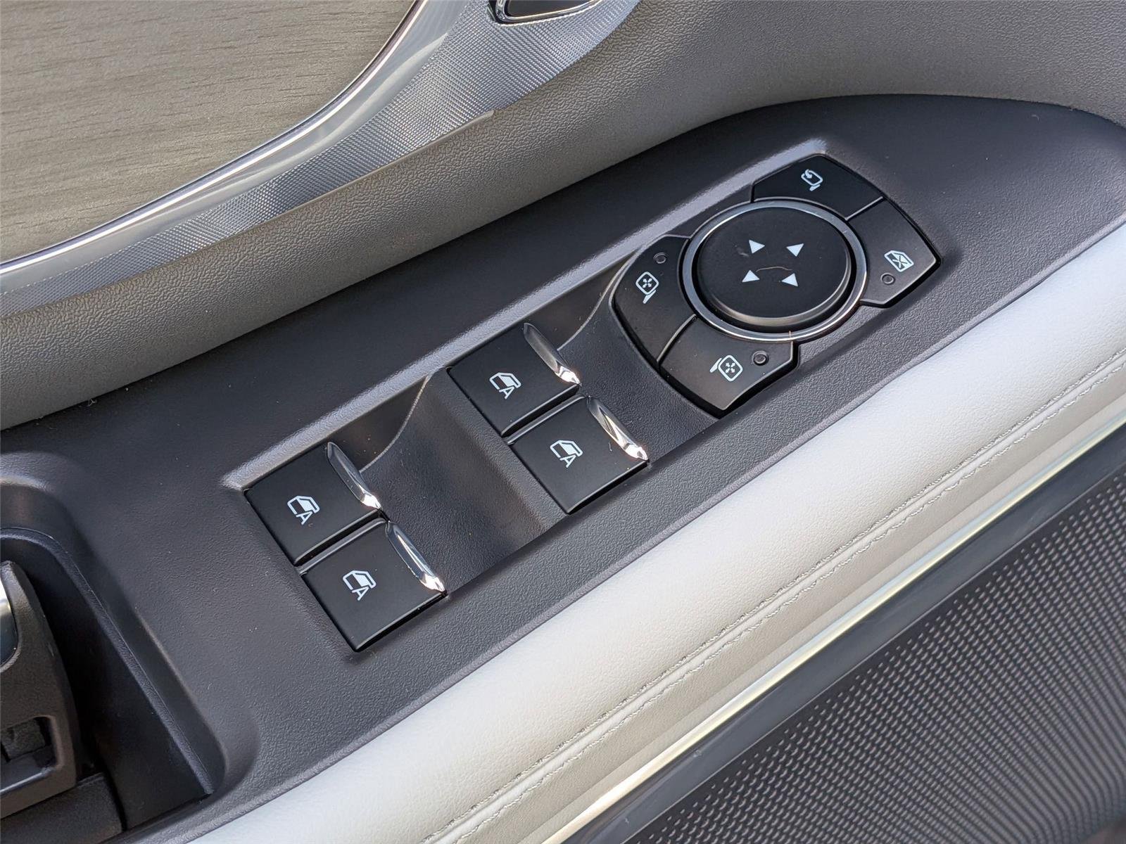 New 2025 Agate Black Metallic Ford Platinum® MAX image 13