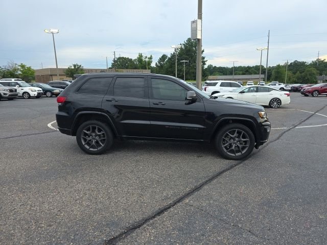 Used 2021 Diamond Black Jeep Limited image 2