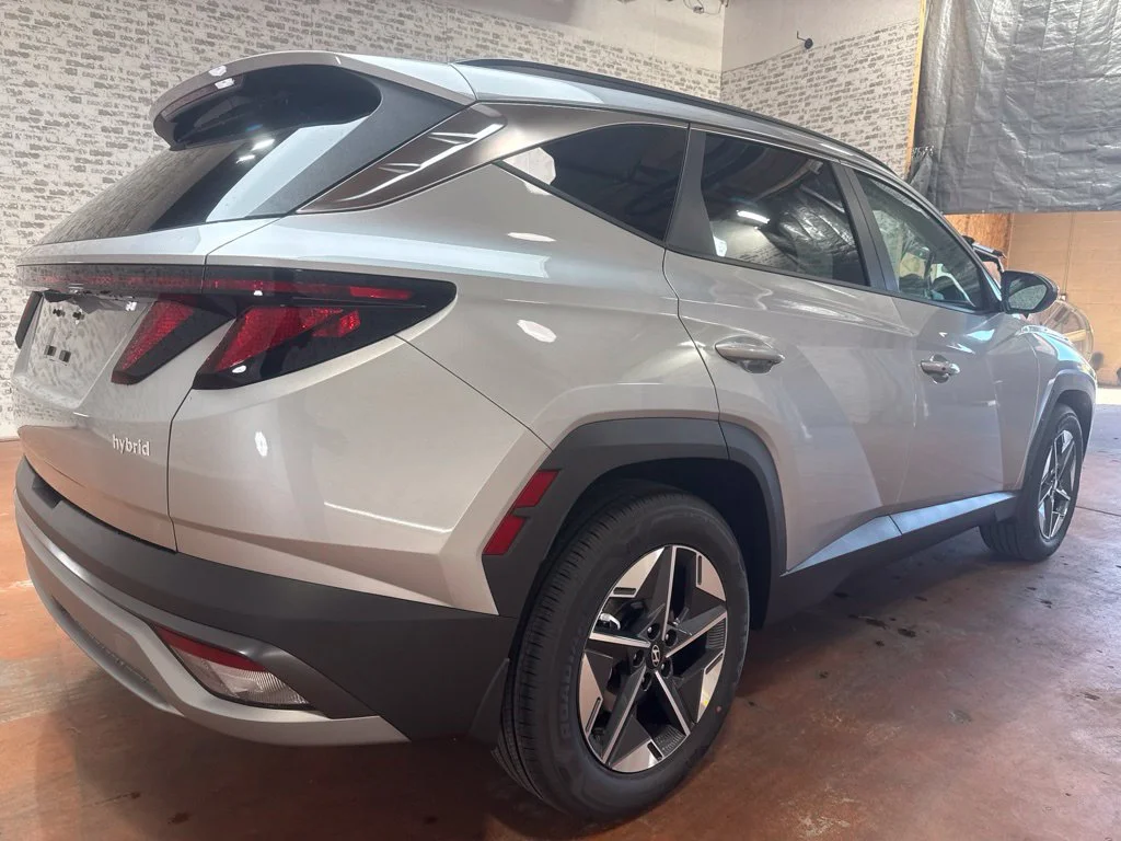New 2026 Shimmering Silver Hyundai SEL image 7