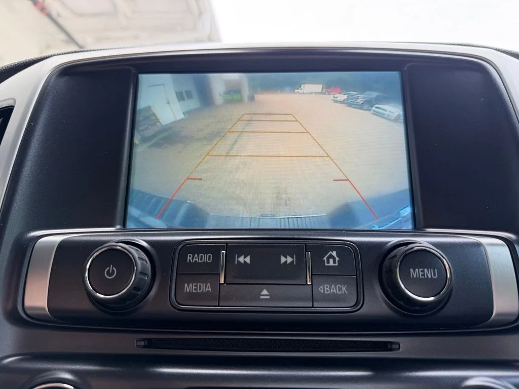 Used 2018 White GMC SLT image 15